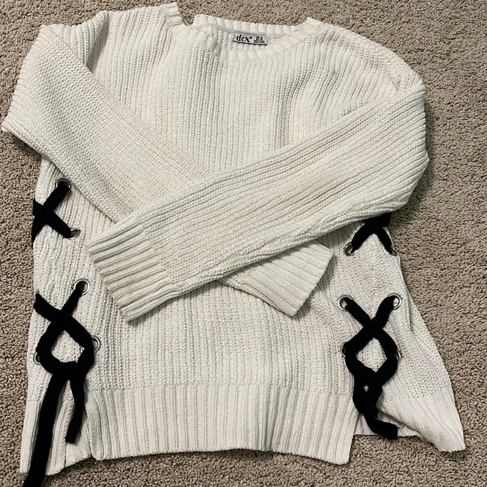cute warm white sweater perfect for the cold wheather